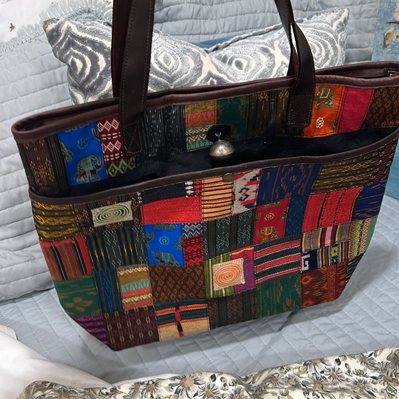 Bundle of 4 totes and 1 purse - Picture 4 of 6